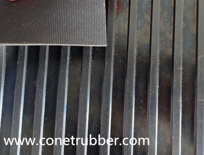 Wide ribbed rubber sheet